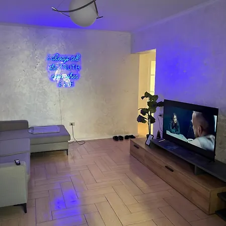 アパート Cozy At Tirana's Center *