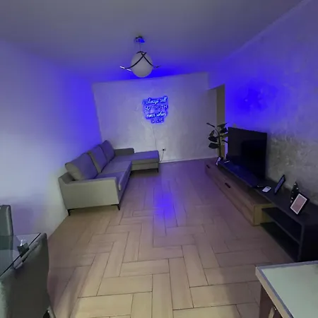 Cozy At Tirana's Center アパート ティラナ