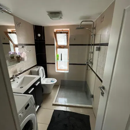 Daire Cozy At Tirana's Center *