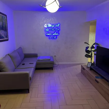 Cozy At Tirana's Center Apartmán *